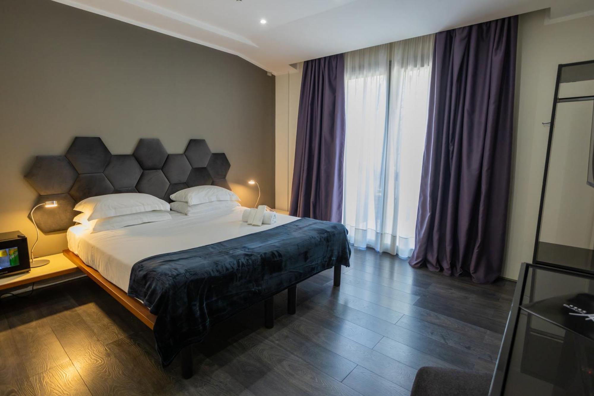 Black Hotel Roma Esterno foto