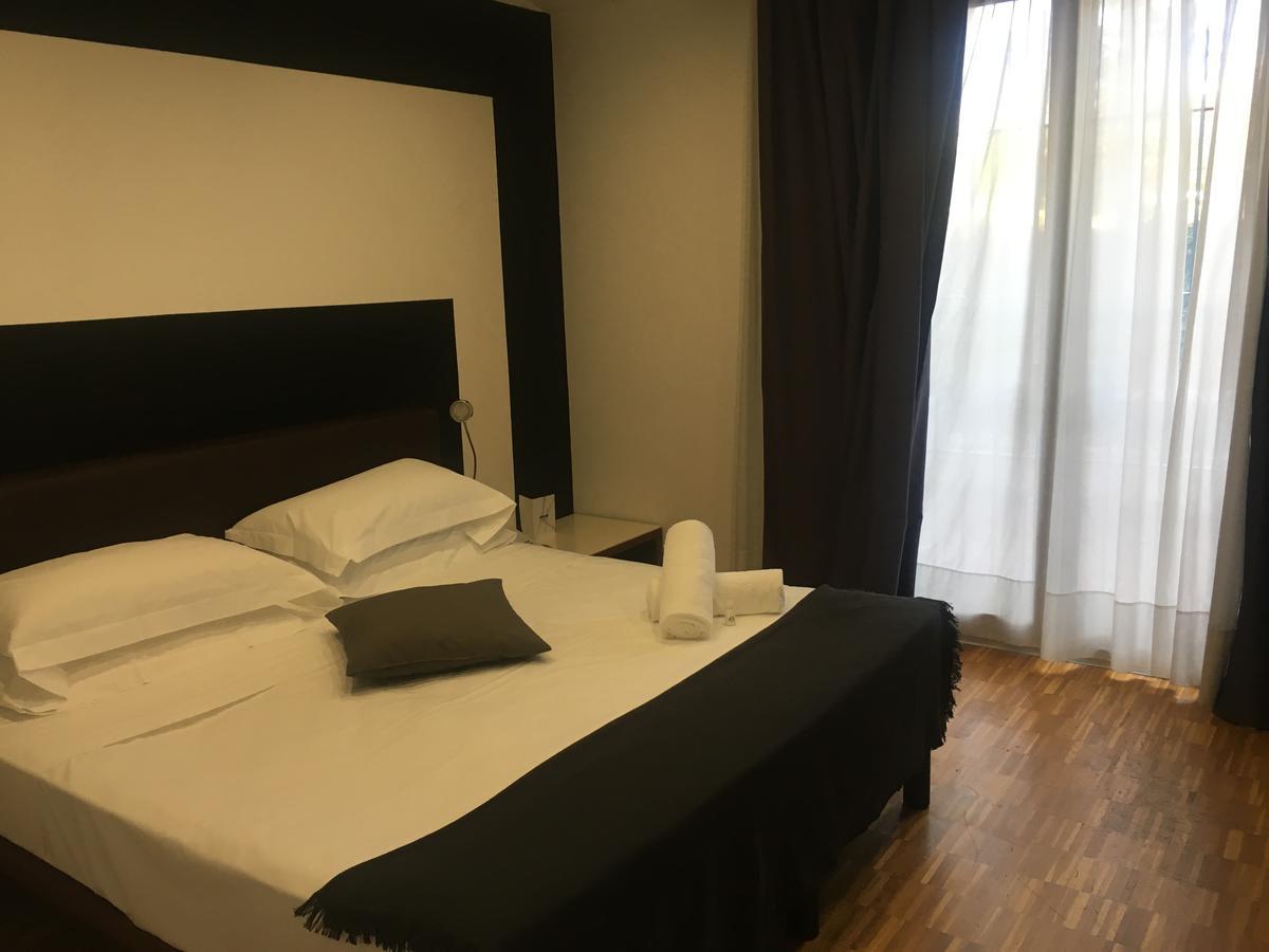 Black Hotel Roma Esterno foto